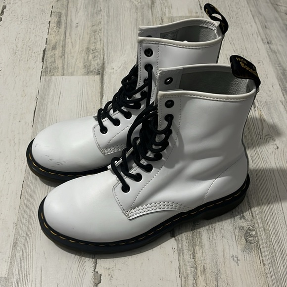 Dr. Martens White Combat Boots Size 8 - Picture 3 of 10